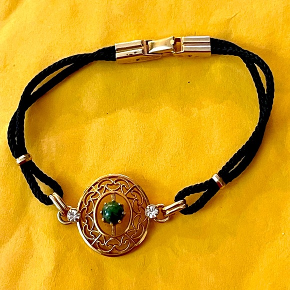 Vintage AMCO Bracelet. Surrounded by Cabochon and two sparkling rhinestones. - Picture 4 of 9